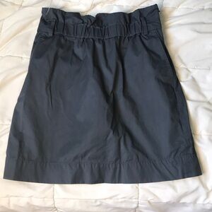 Gray knee length banana republic skirt, very good condition, size 2
